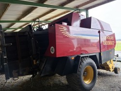 2000 New Holland BB960, Square Baler
