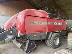 2011 Case LB433 (New Holland BB9080), Square Baler