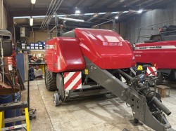 2014 Massey Ferguson 2270, Square Baler