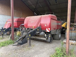 2011 Case LB433 (New Holland BB9080), Square Baler